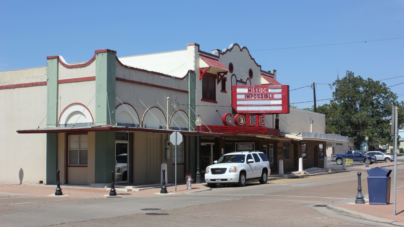 Cole Theater, Hallettsville, T... by Nicolas Henderson