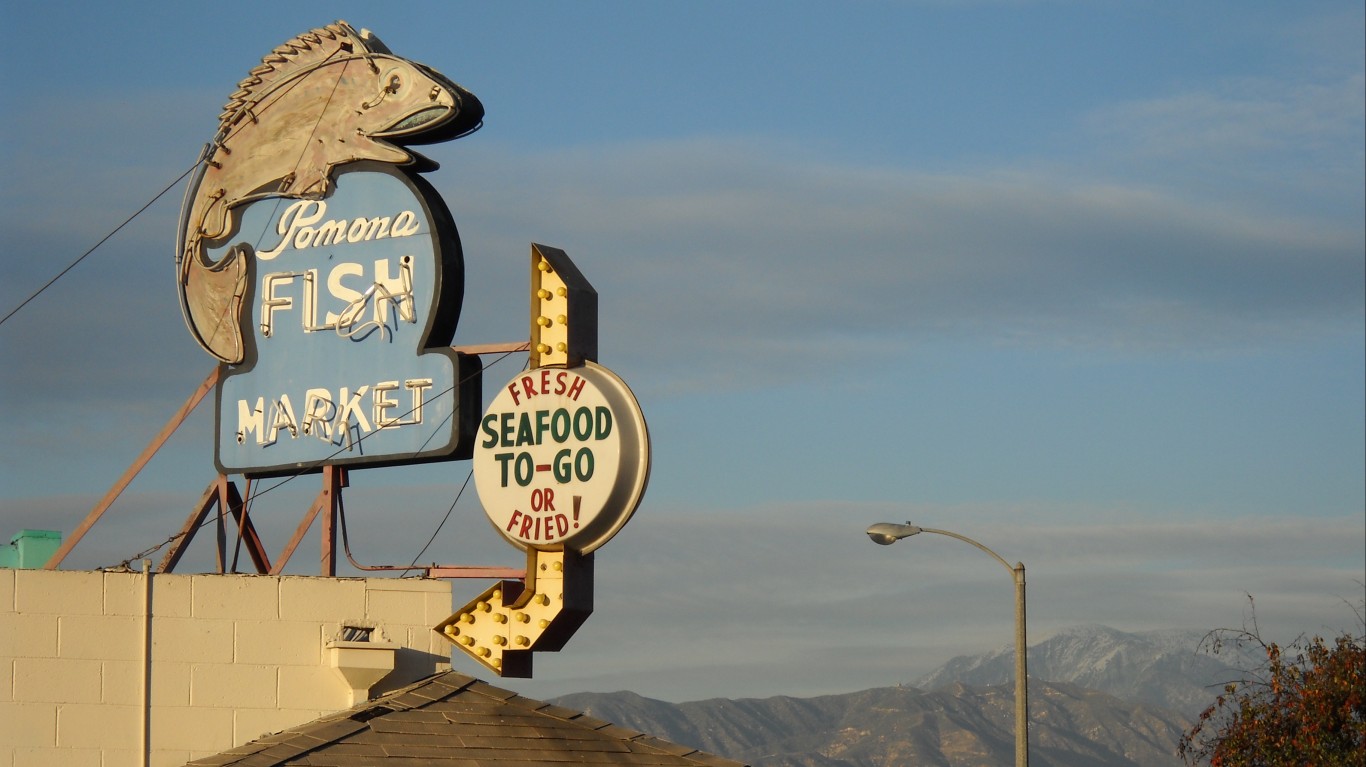 Pomona Fish Market by miguel