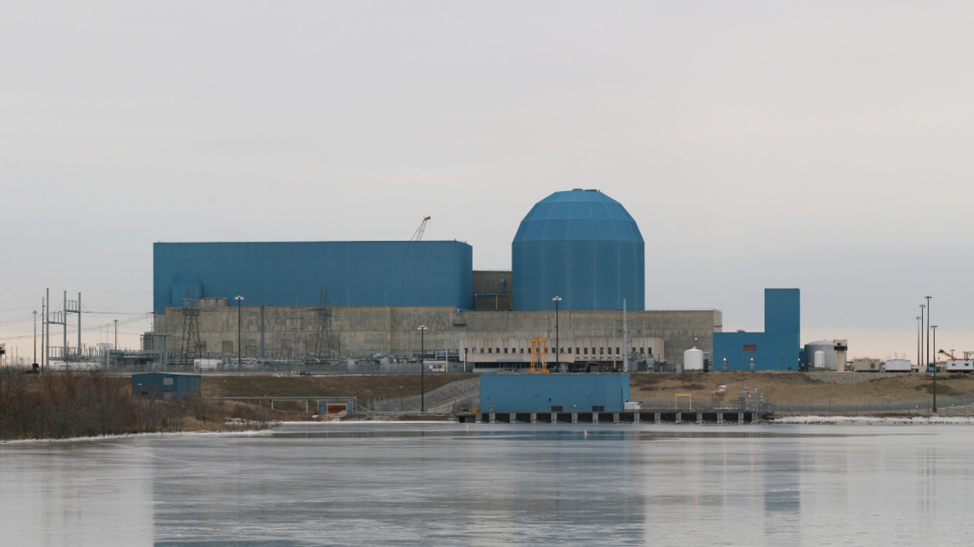 Clinton power station pano by Daniel Schwen