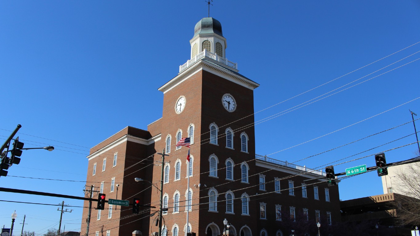 Spalding County Courthouse (NE corner) by Michael Rivera