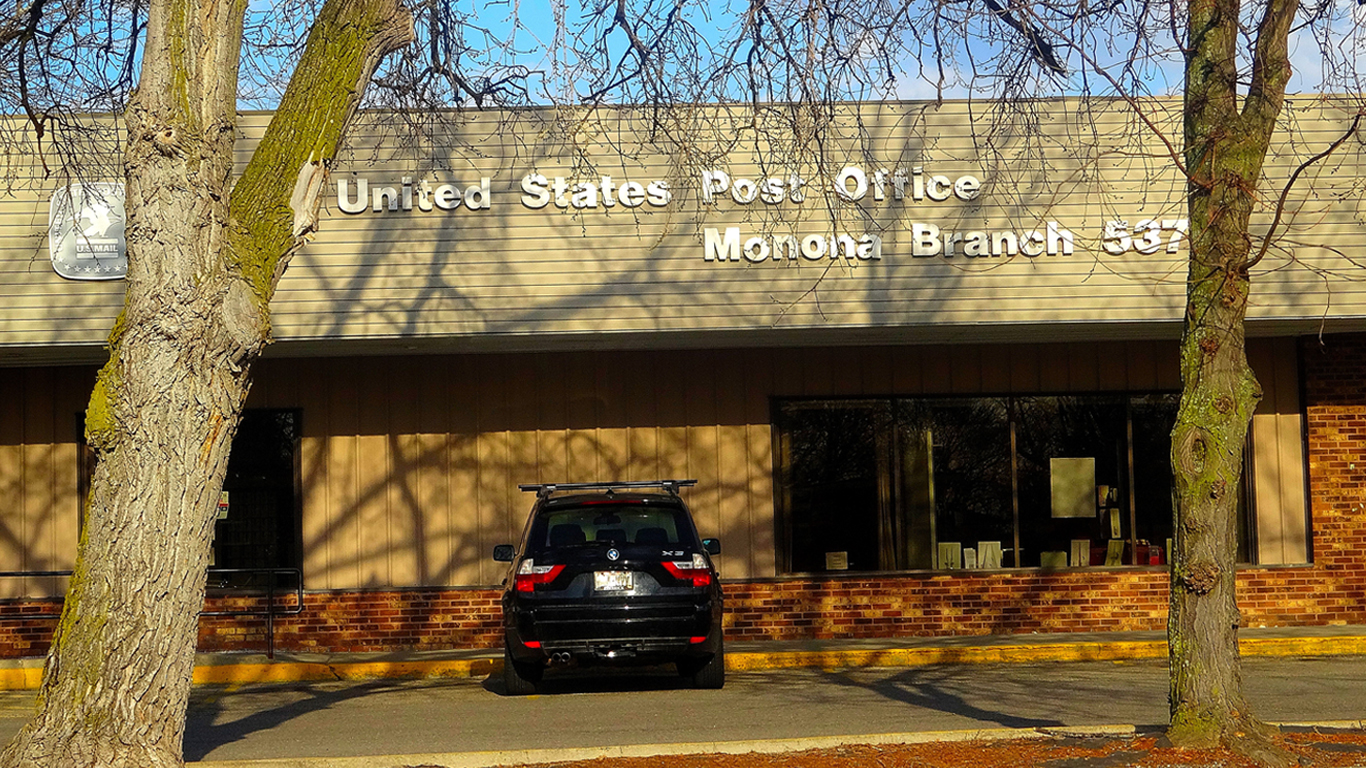 Monona Post Office 53716 - panoramio.jpg by Corey Coyle