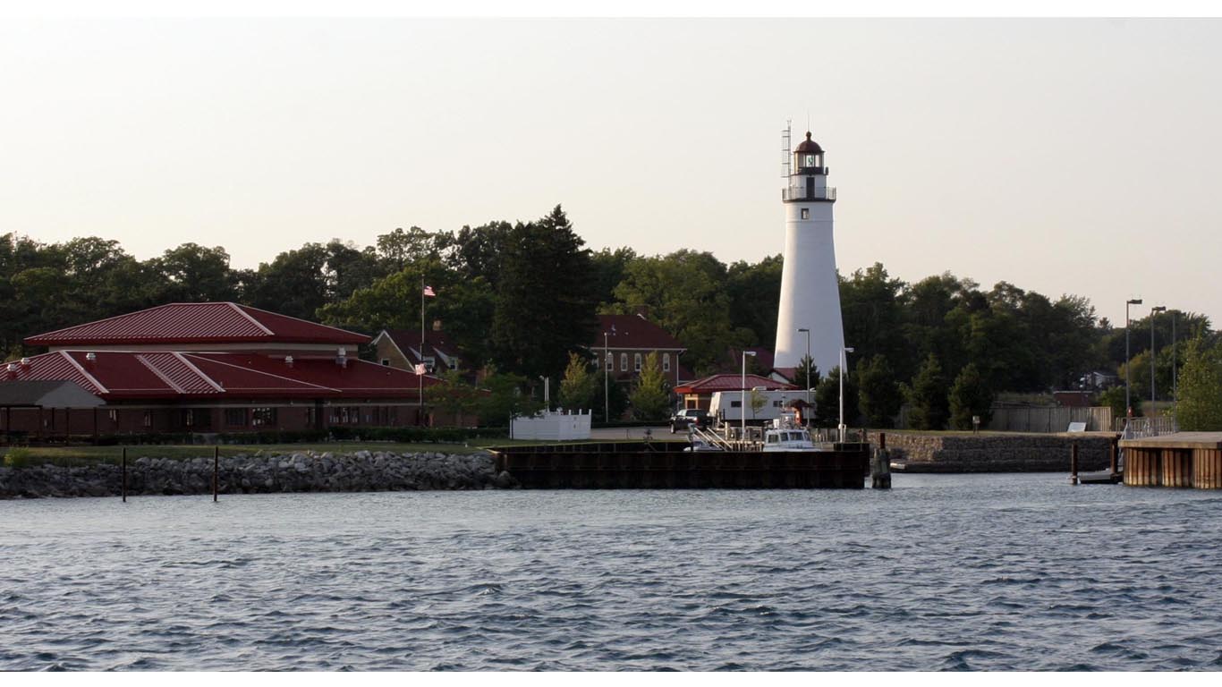 Fort Gratiot Lighthouse 4 by Ken Heuvelman 