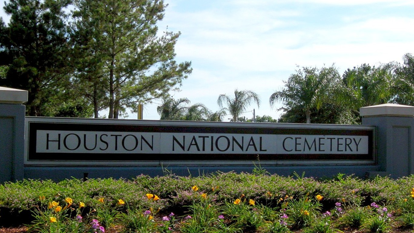 Houston National Cemetery Main by Postoak