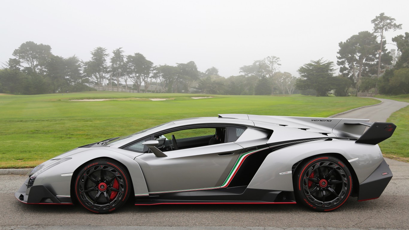 Lamborghini Veneno by Damian Morys