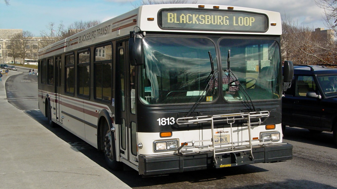 Blacksburg Transit bus 1813 by Ben Schumin