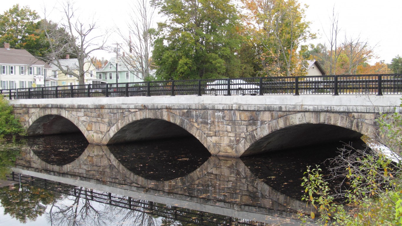 Rochester, New Hampshire by Doug Kerr