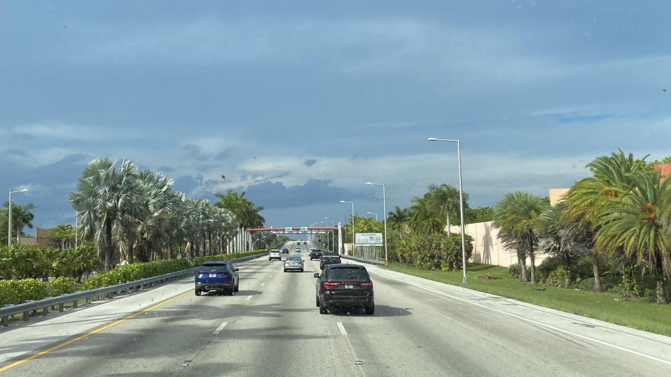 Late afternoon light, Miami-Da... by Sharon Hahn Darlin