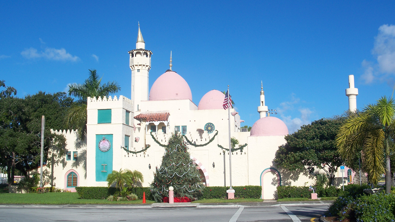 Opa Locka FL city hall04 by Ebyabe 