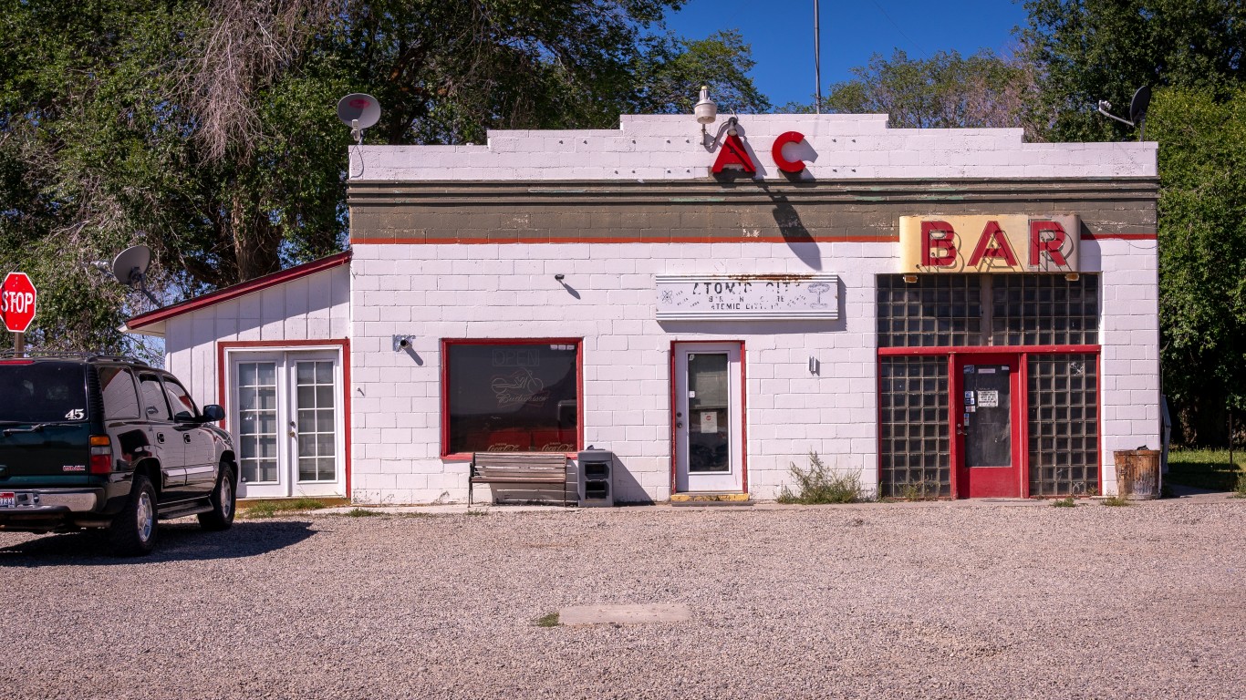 Atomic City Bar by Mobilus In Mobili