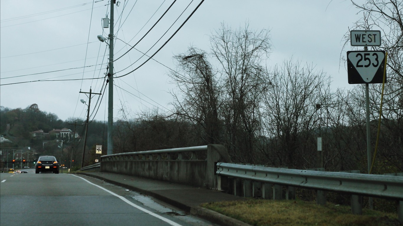 TN253 West Sign Near I-65 by formulanone