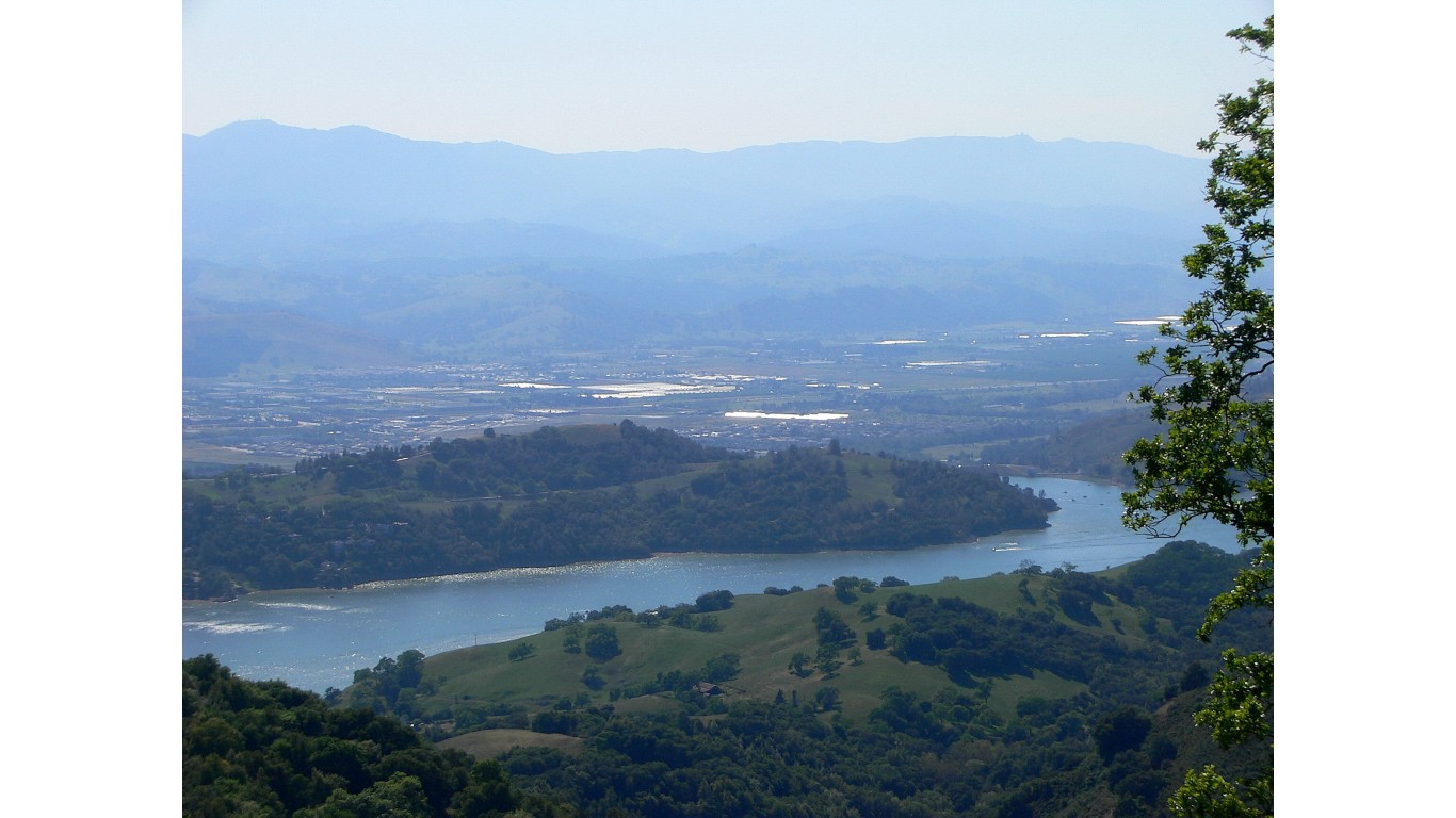 Anderson reservoir, California by Tom Pavel