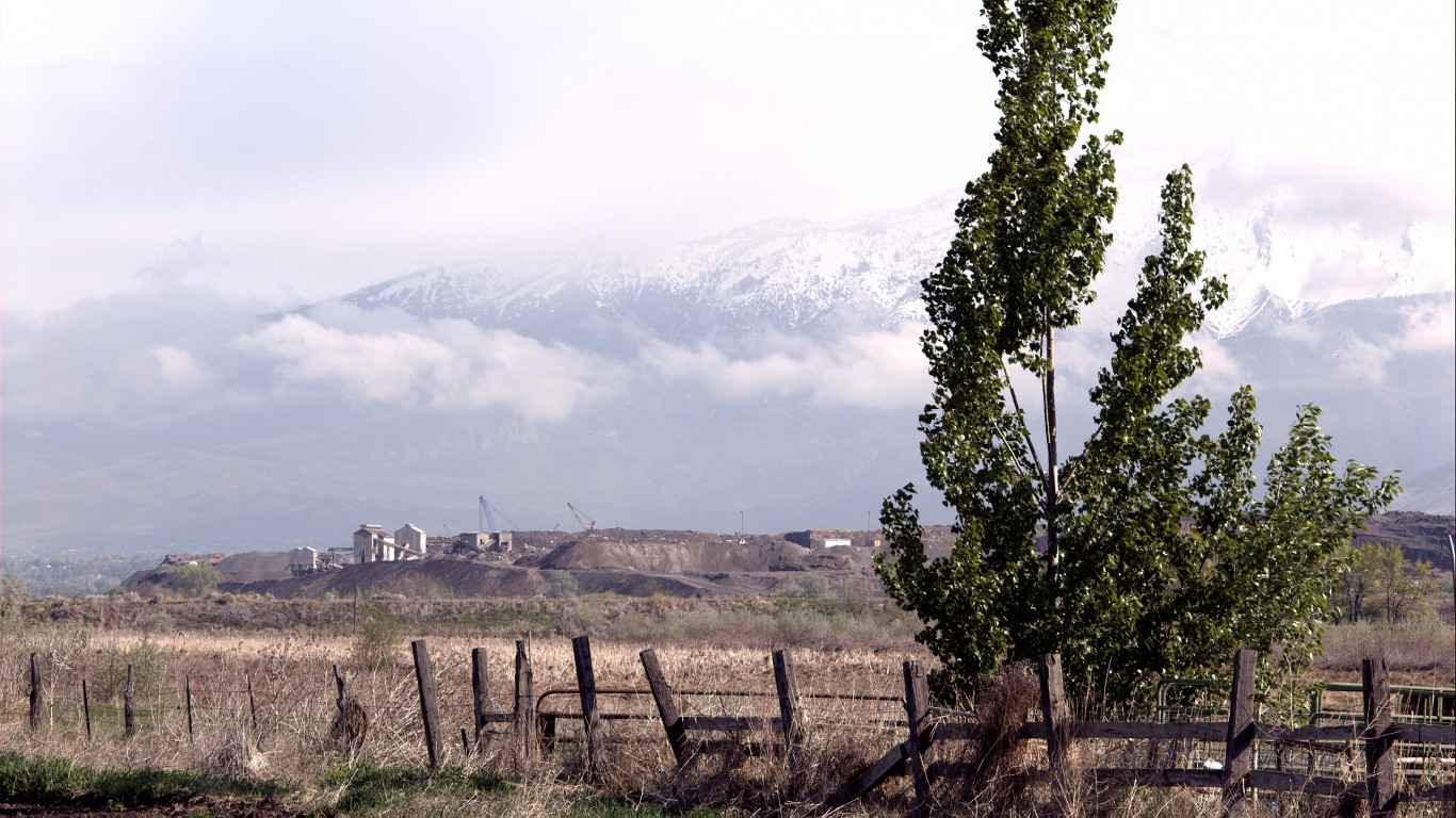 Vineyard, Utah by Don LaVange