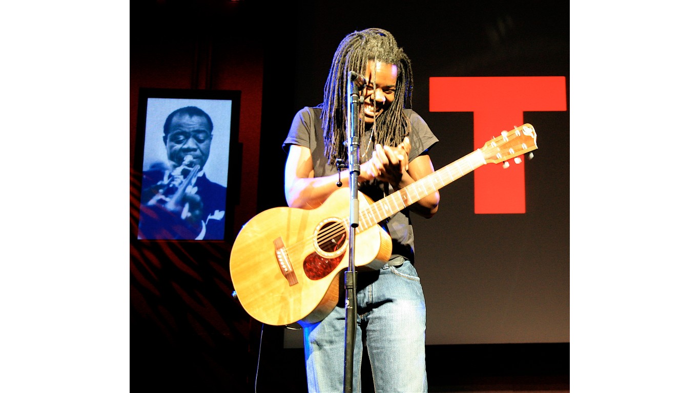 Tracy Chapman at TED conference 2007 by jurvetson by Opponent