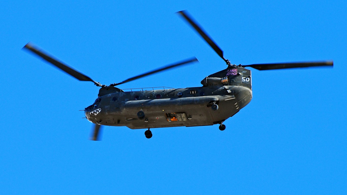 Boeing CH-47 Chinook helicopte... by Tomu00c3u00a1s Del Coro