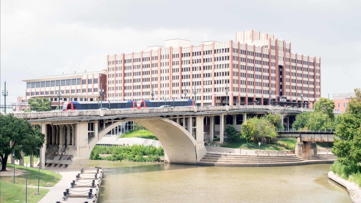 University of Houston, Downtow... by Patrick Feller