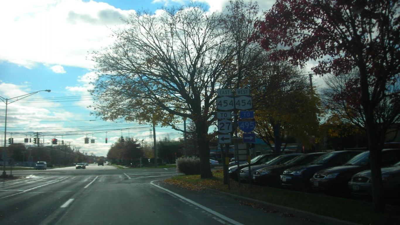 Long Island MacArthur Airport by Doug Kerr