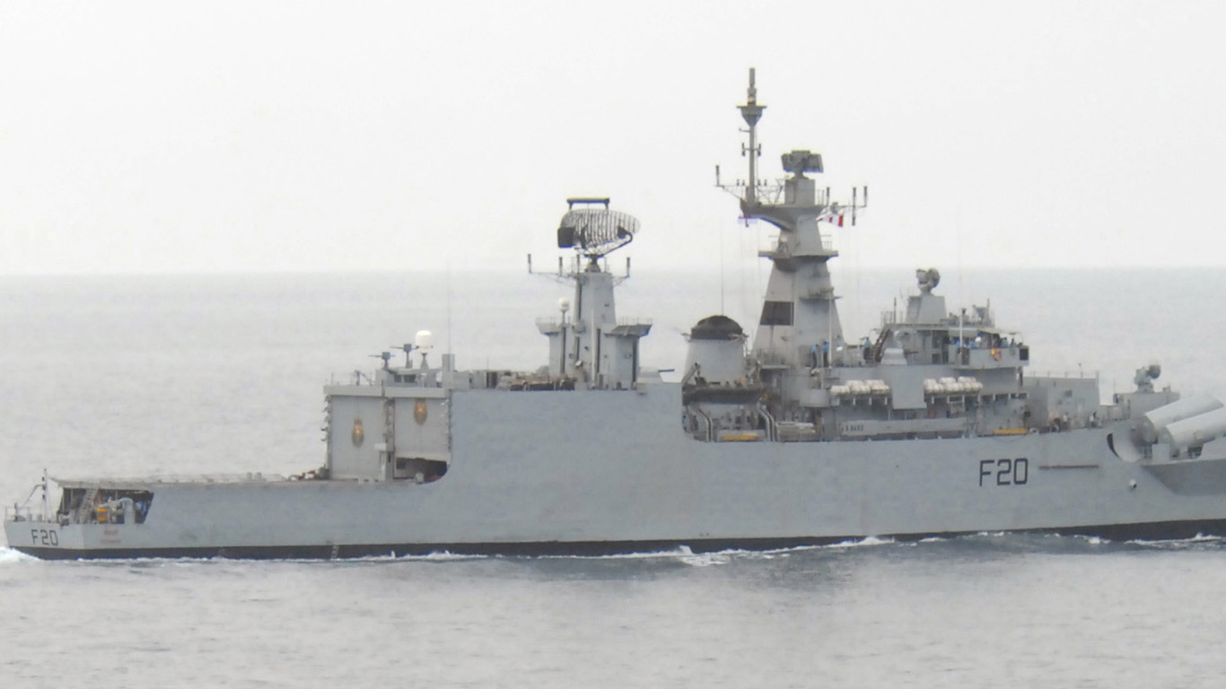 INS Godavari (F20) during Malabar 2008 by BezPRUzyn