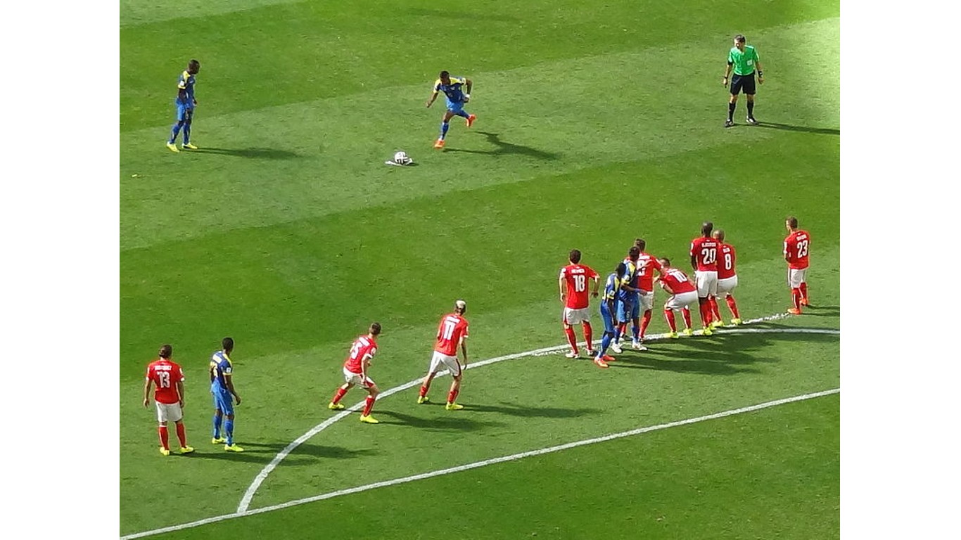 Switzerland and Ecuador match 2014-06-15 Vanishing foam by Cecilia Heinen