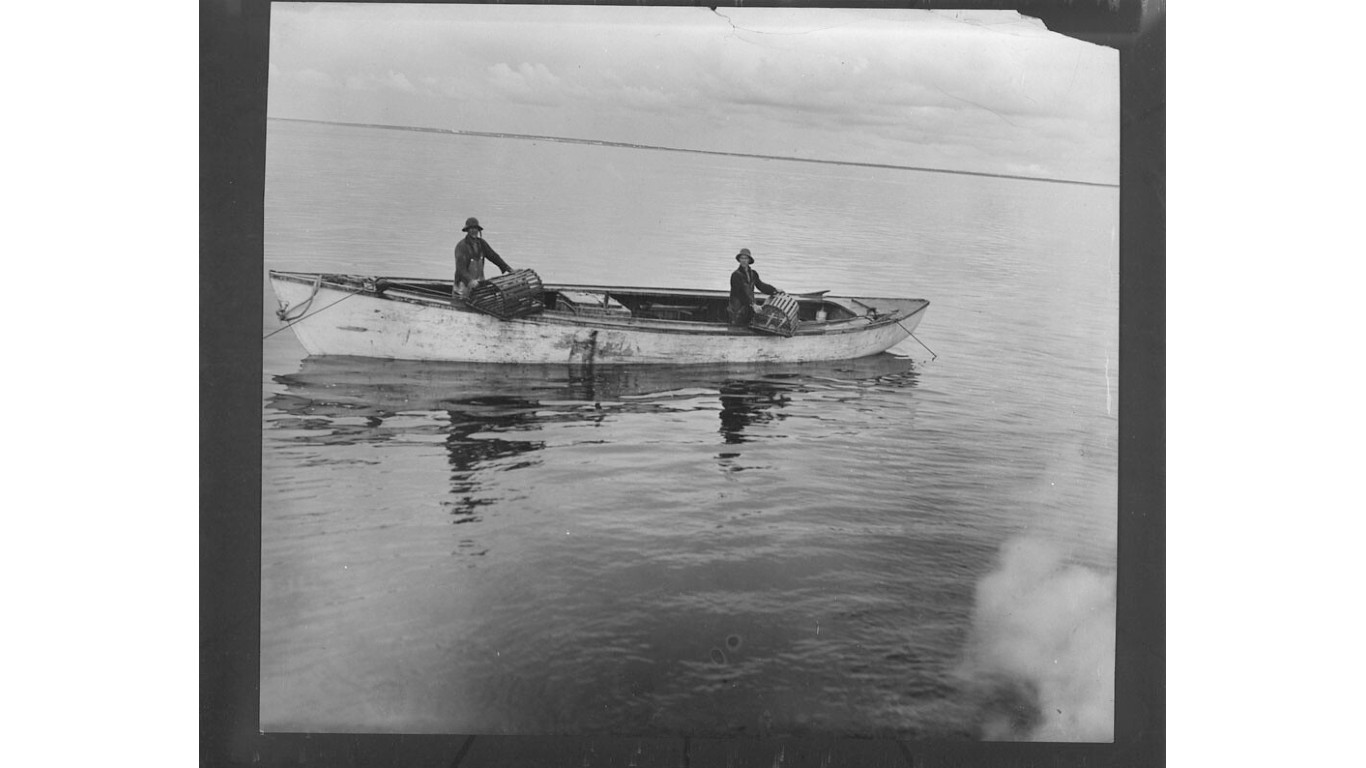 Lobster fishing on the Miramichi River... by BiblioArchives / LibraryArchives