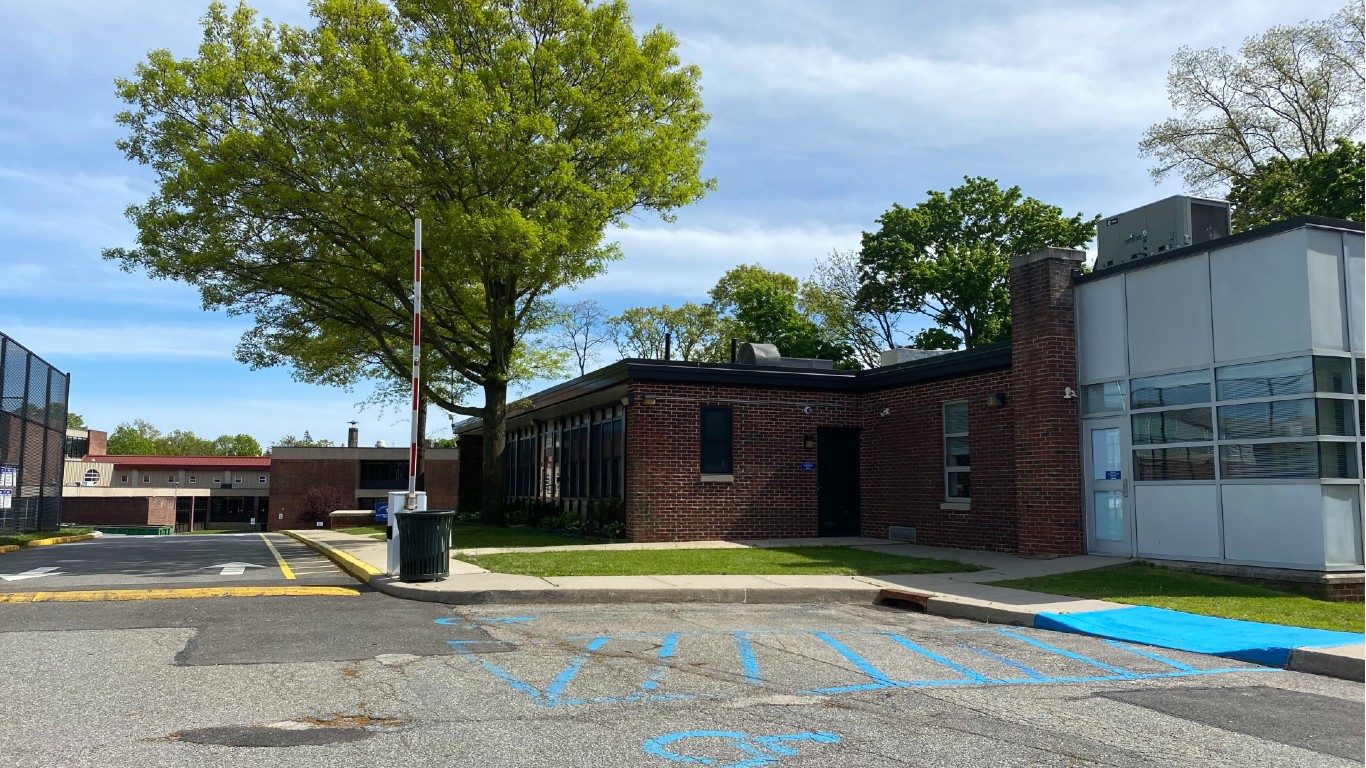 Roslyn Union Free School District Central Administration Building by Mschwartz20