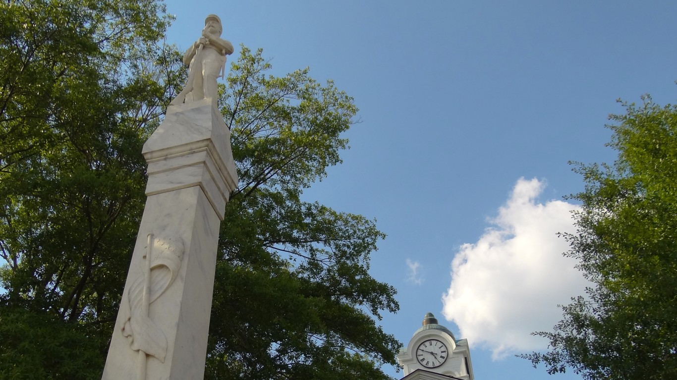 Civil War Monument and Archite... by Adam Jones