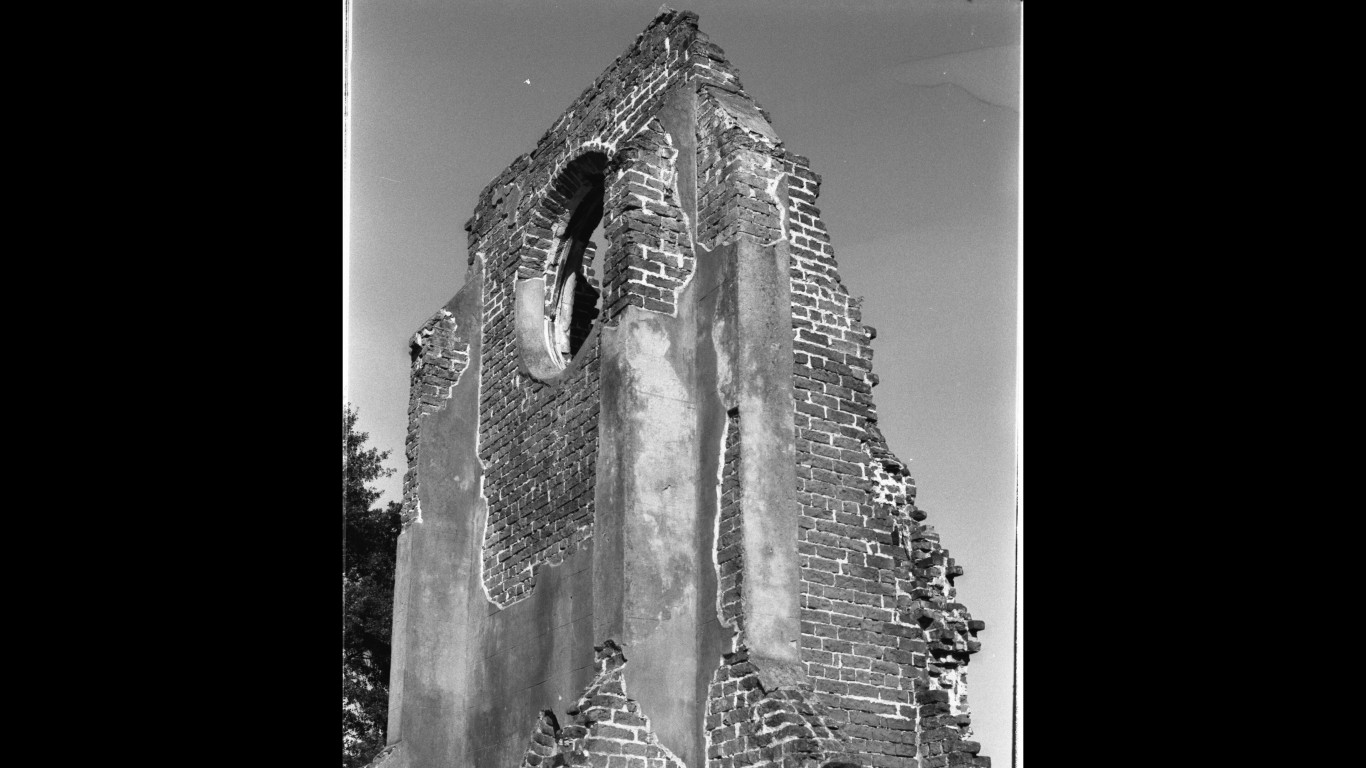 st john&#039;s ruins on tmax 100 4 by tinkerbrad