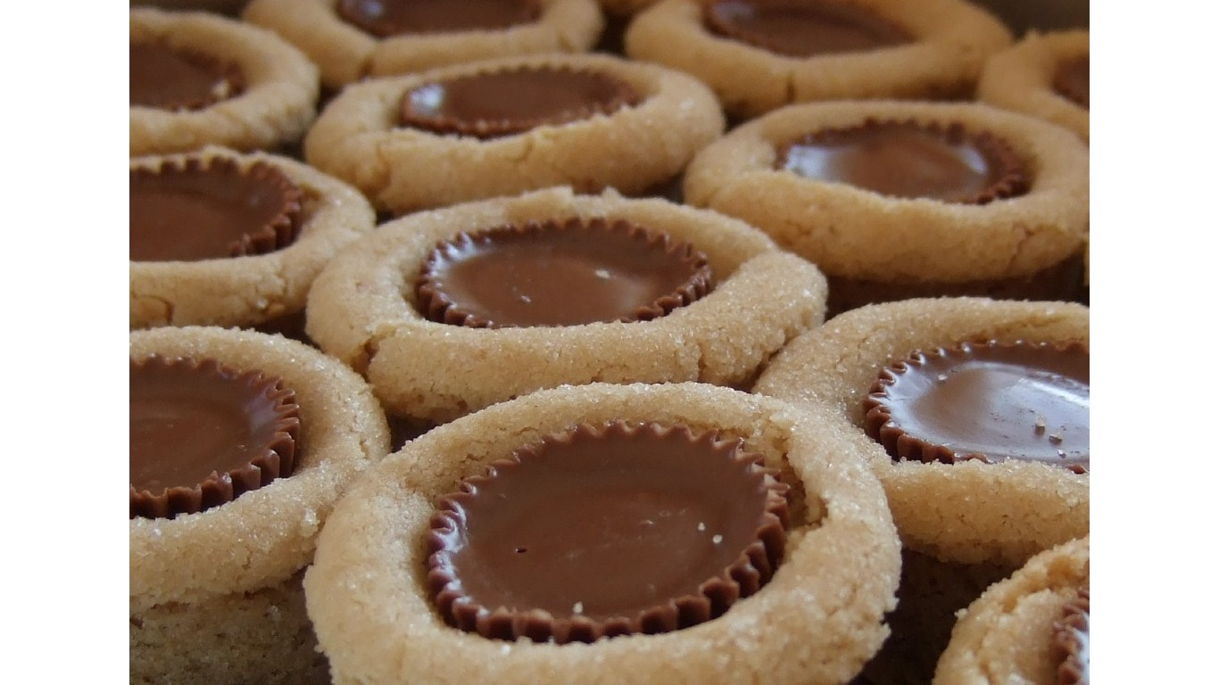 Peanut butter blossoms closeup by Bryan Ochalla