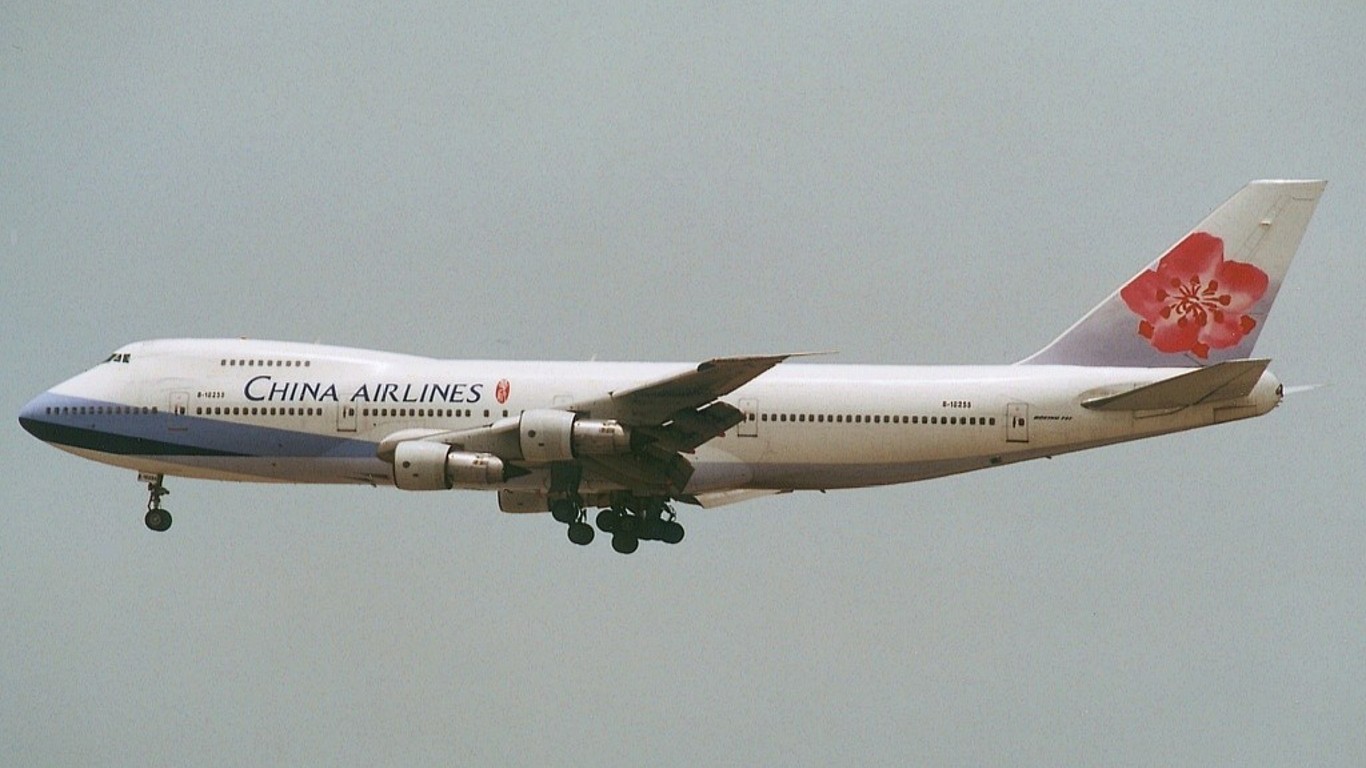 China Airlines B747-209B B-18255 at HK airport July 31, 2000 by Tommy Lo aviation