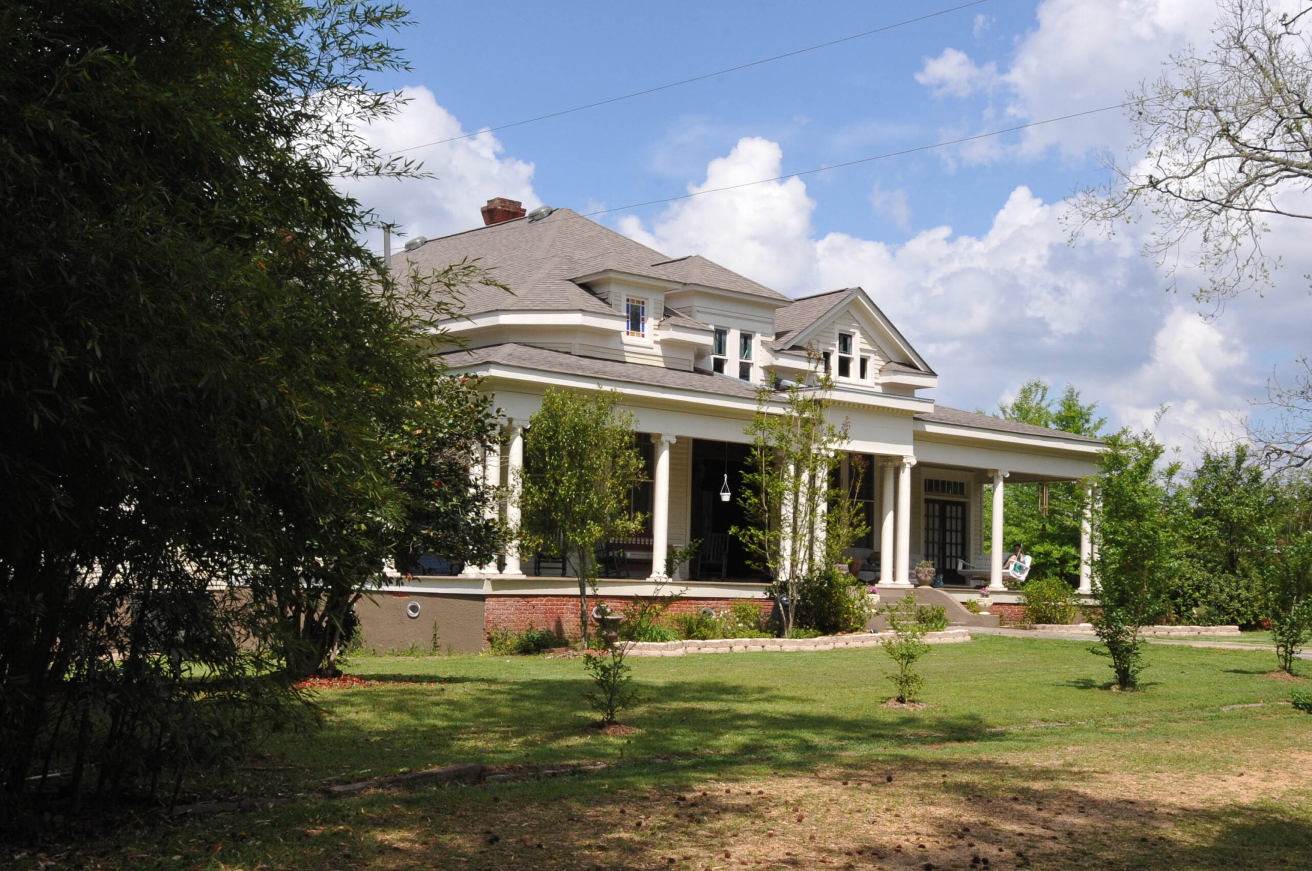 WHITE-ALFORD HOUSE by Jerrye &amp; Roy Klotz, MD