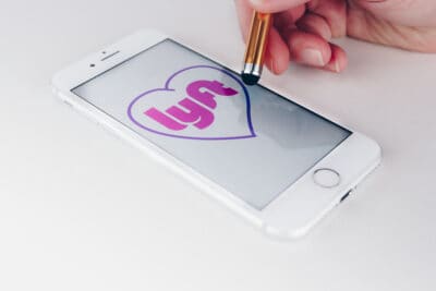 Are You Tipping too Much? This is How Much You Should Tip a Lyft Driver