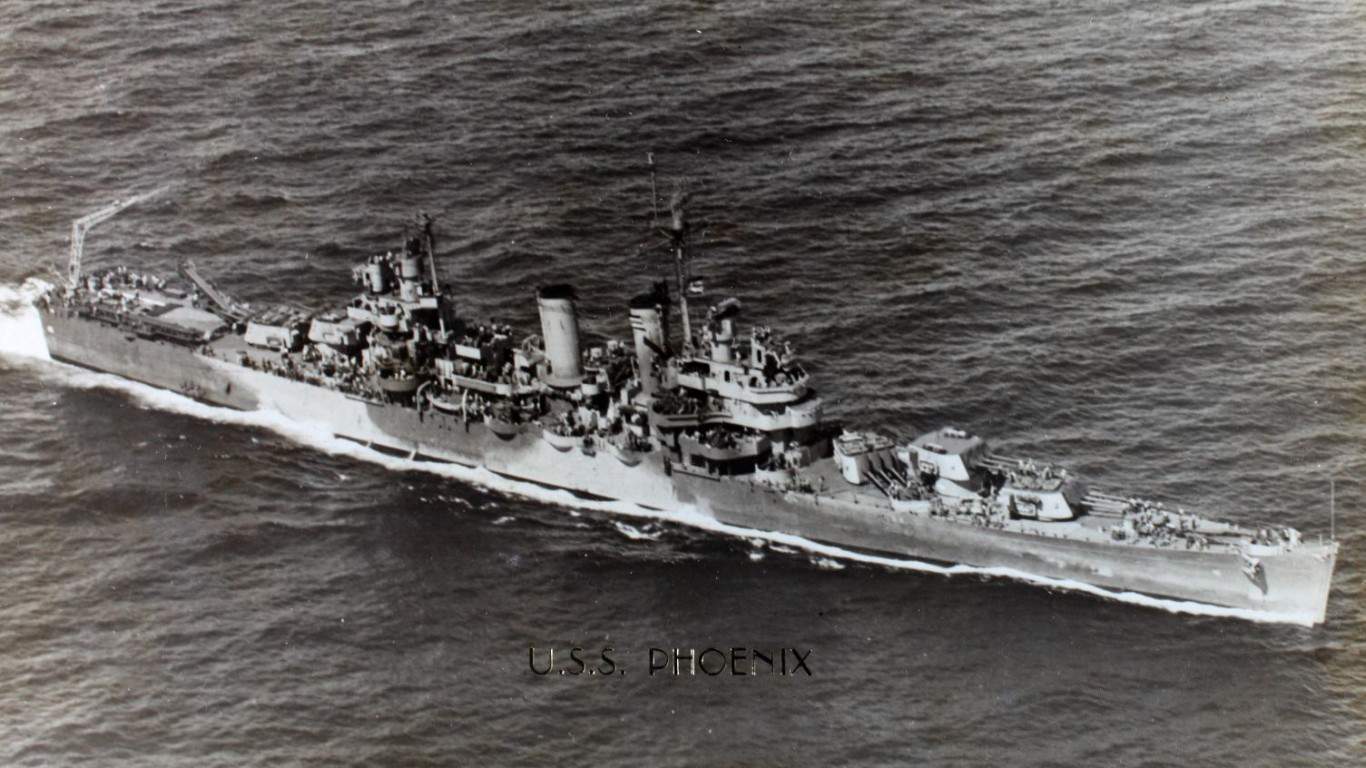 USS+Phoenix+CL-46 | VP-106_000527