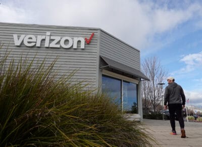 Verizon Shares Up 4.6% After Earnings But Growth Is Concerning
