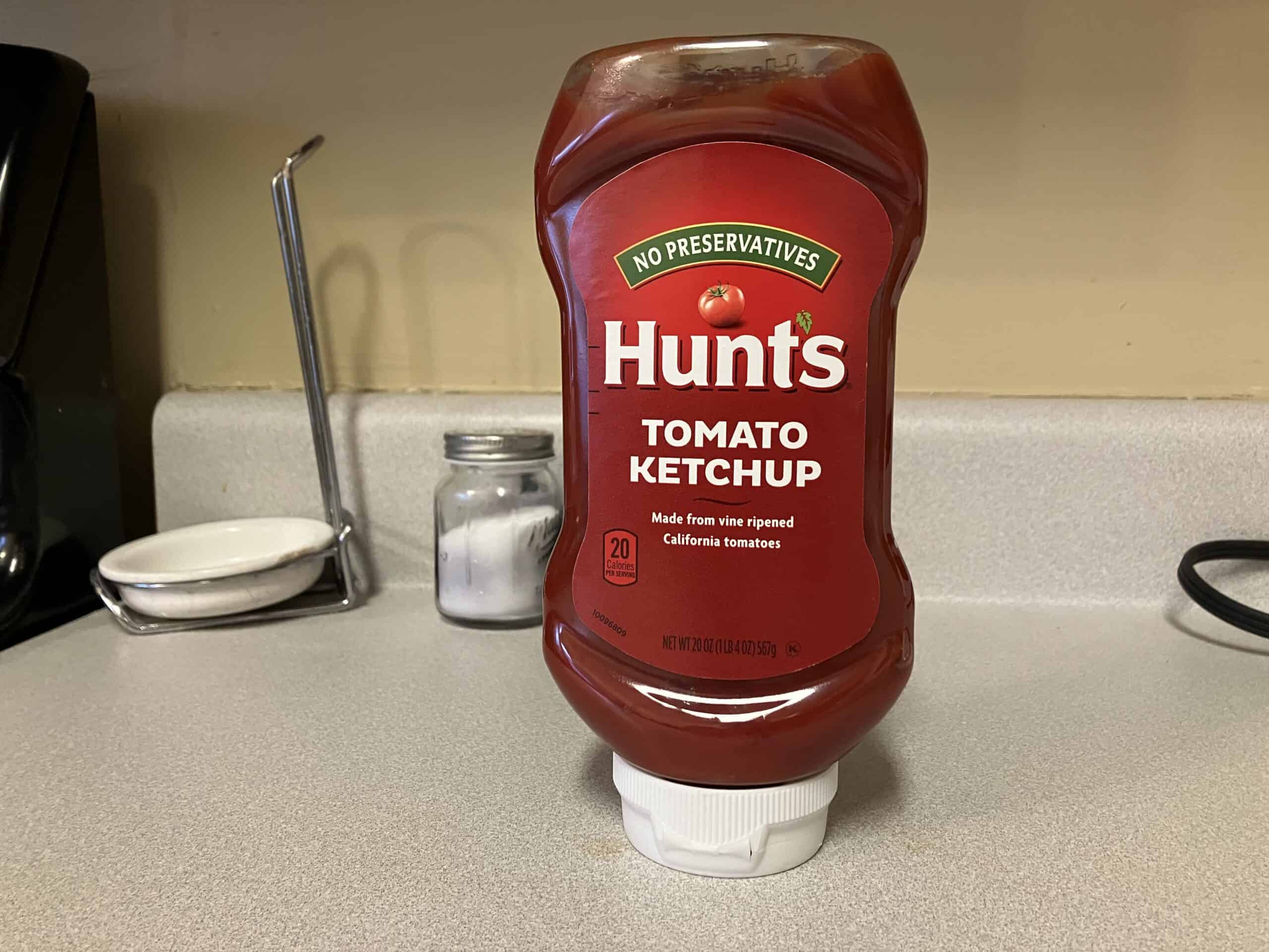 Hunt&#039;s ketchup bottle