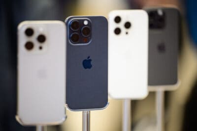 Can Apple Stop Its Falling iPhone Sales?