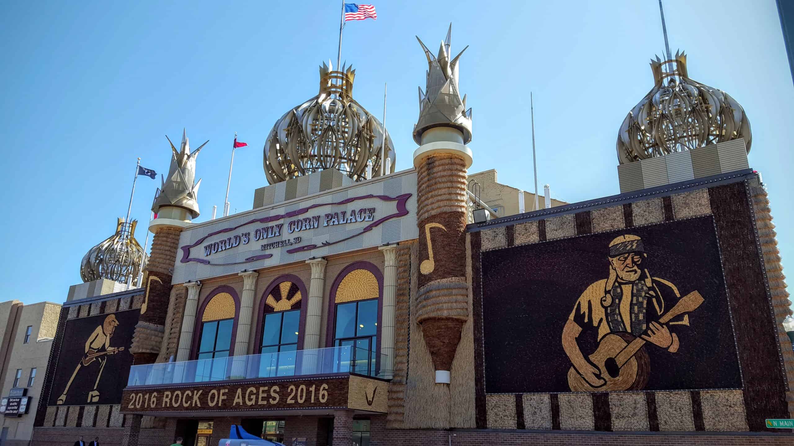 The Corn Palace in Mitchell, South Dakota by tSkvader