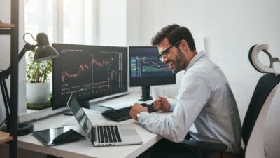 4 Sizzling Ultra-High-Yield Stocks Under $15 Have Massive Upside Potential