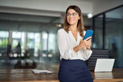 A Complete Review of Fidelity With All Pros and Cons