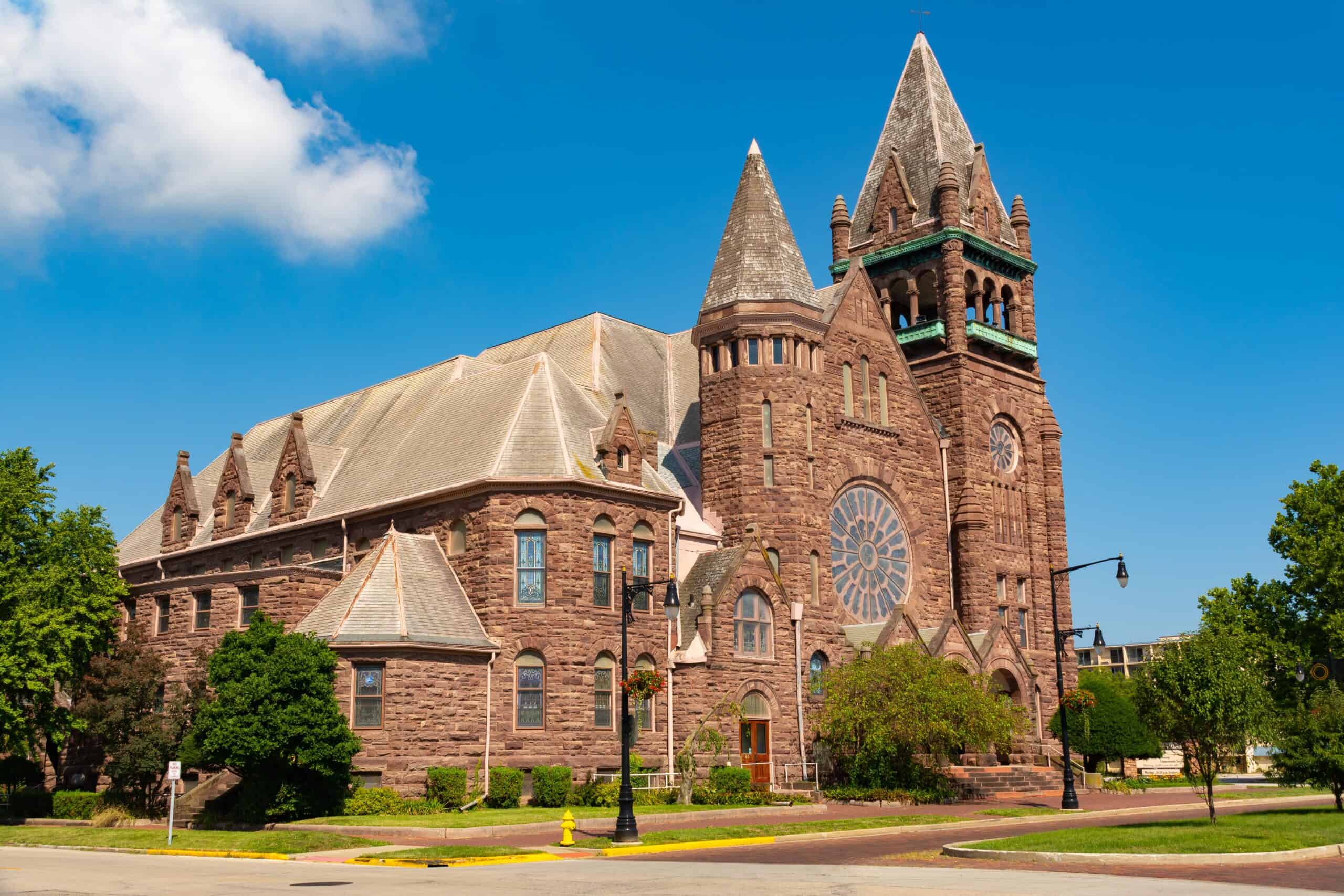 Galesburg, Illinois | Old stone church.