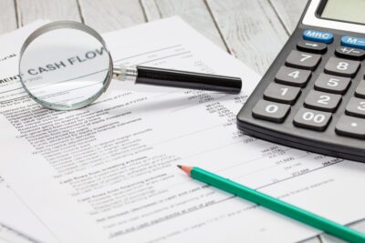 The 2 Best Dividend Stocks to Buy Under $30