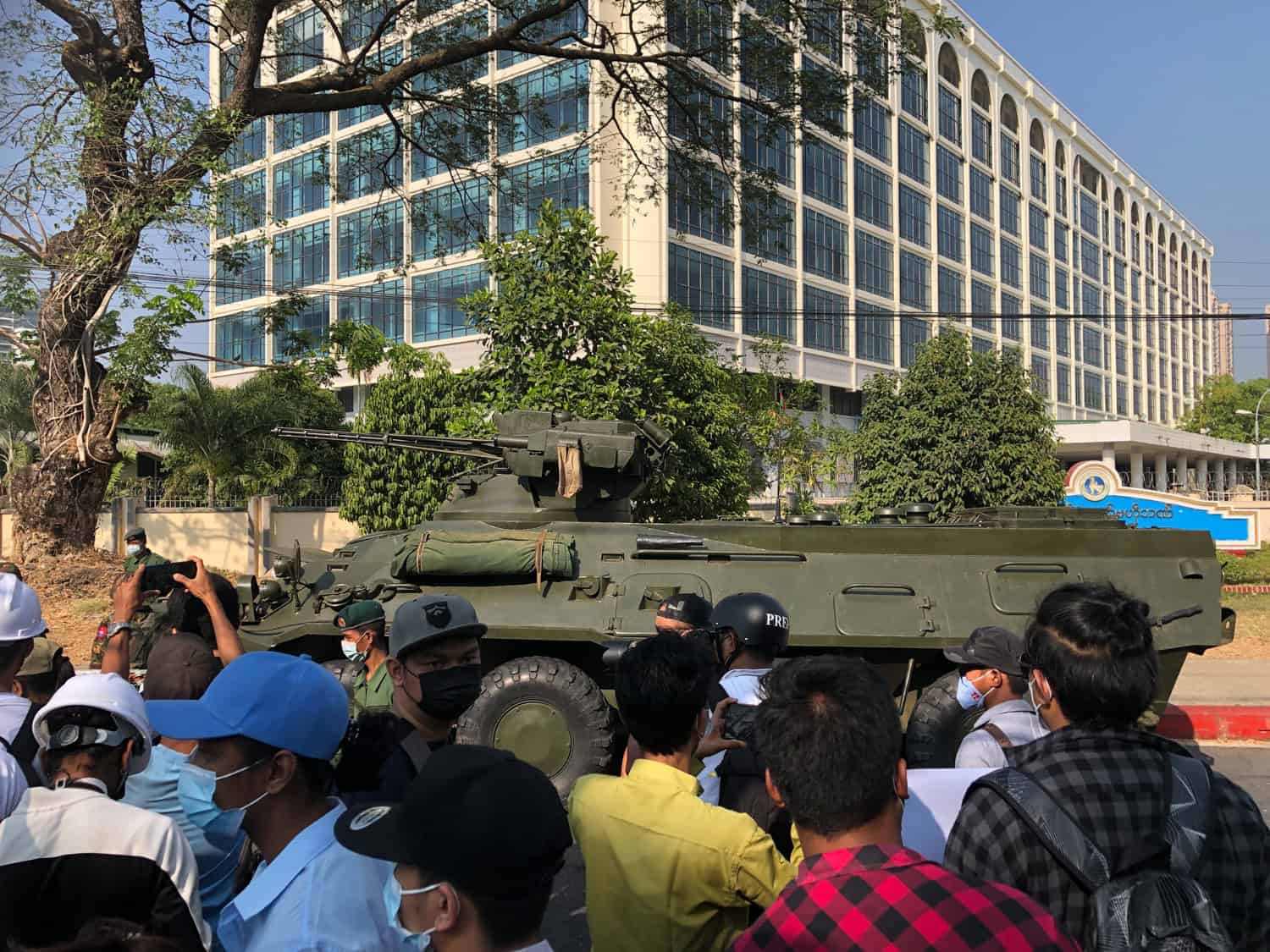 Tank - People Protesting - Central Bank - Yangon by Maung Sun