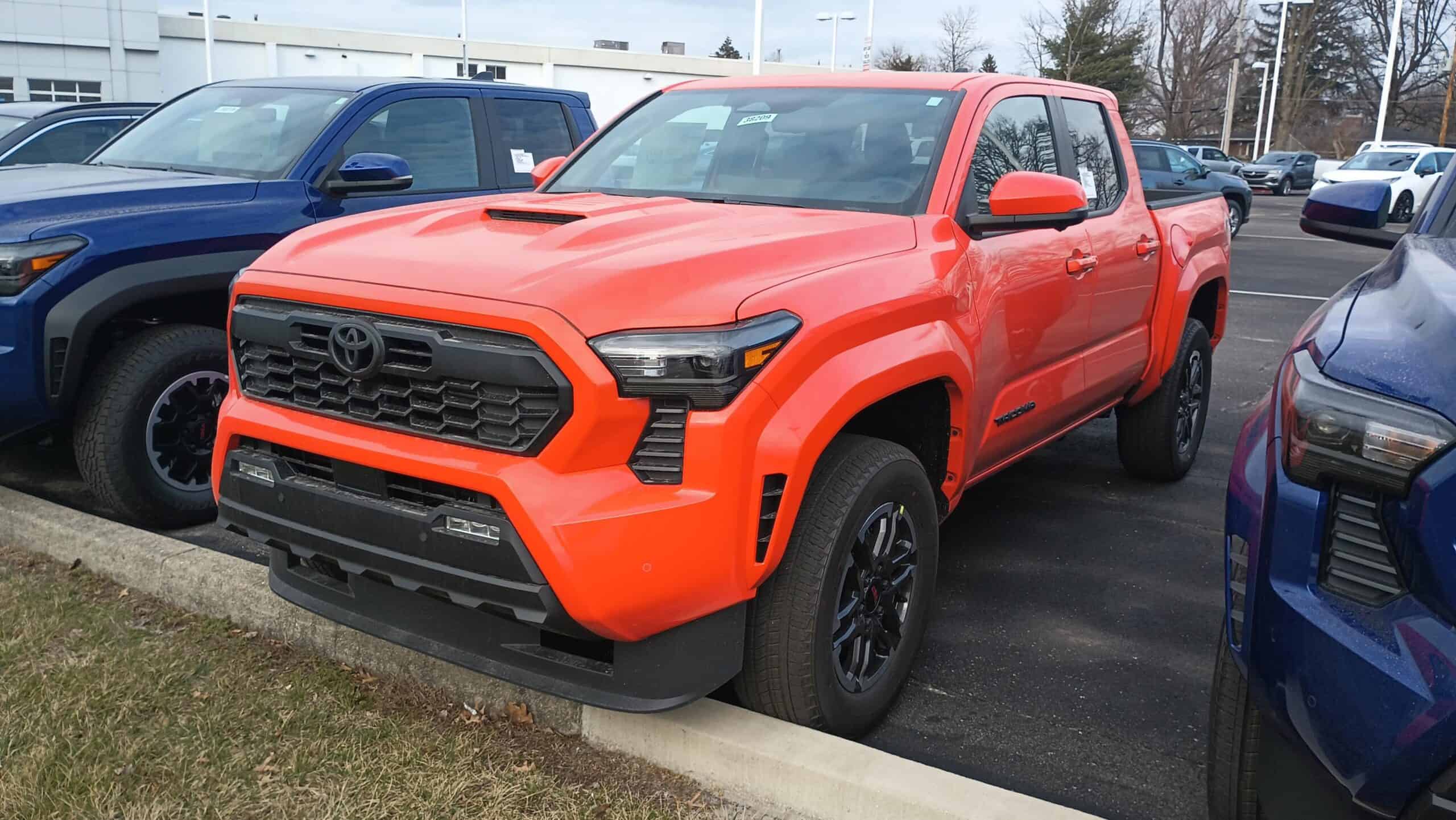 2024+Toyota+Tacoma | 2024 Toyota Tacoma TRD Sport front view