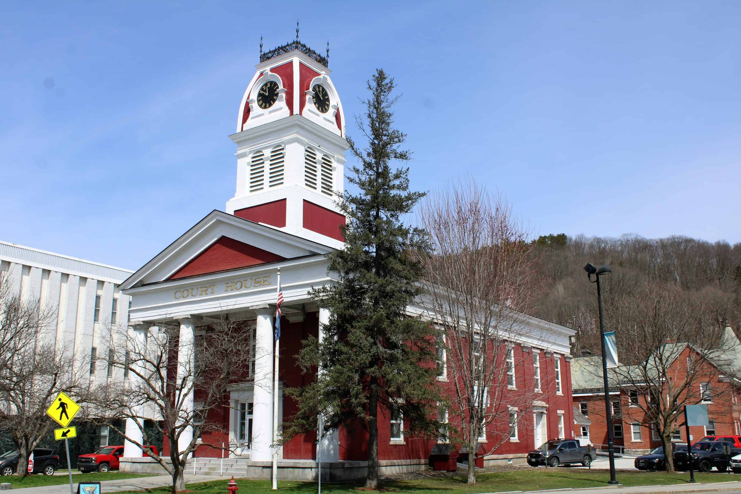 Washington County Courthouse - Montpelier, Vermont by Farragutful