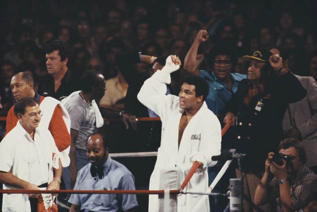 Larry Holmes vs. Muhammad Ali