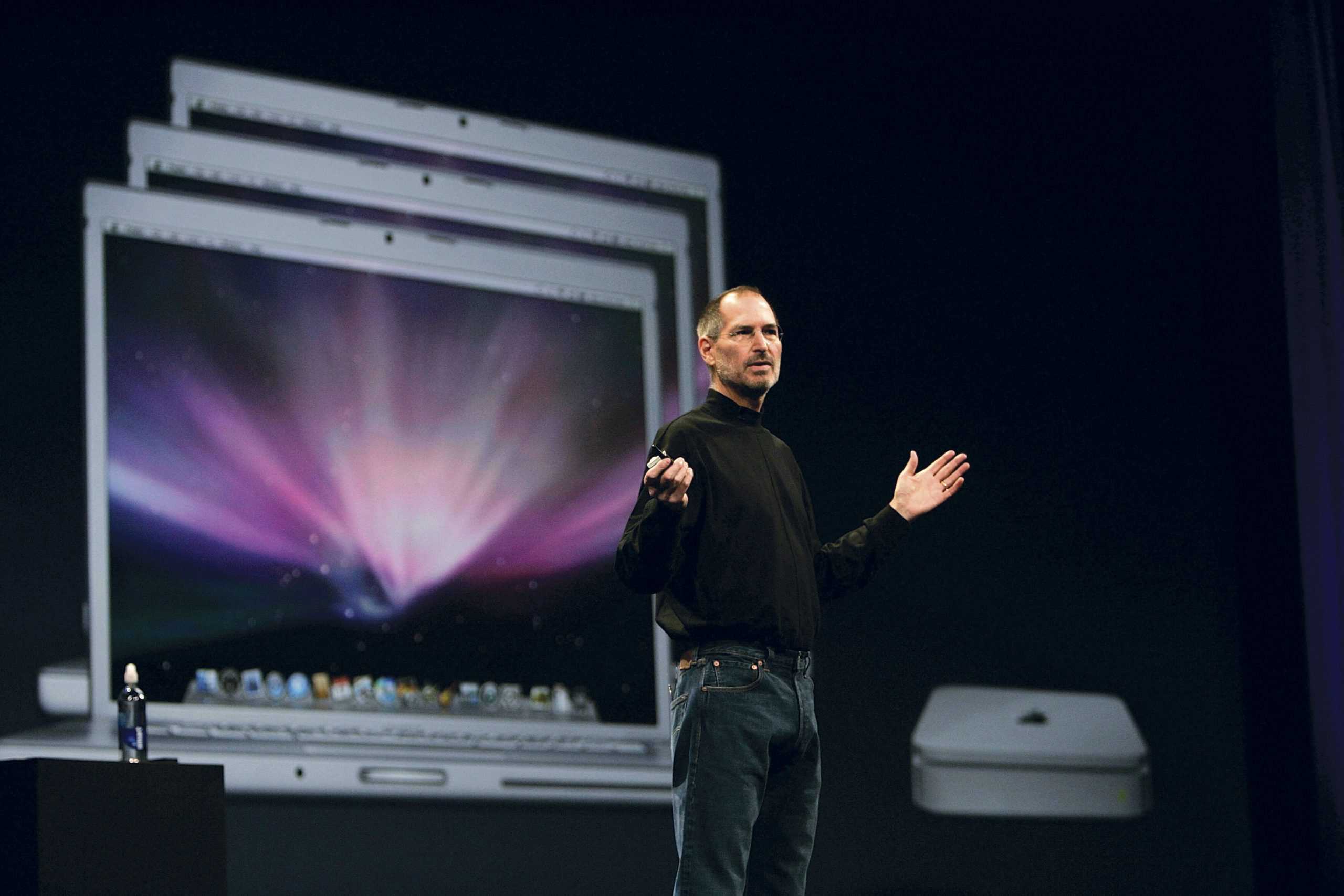 Steve Jobs Delivers Keynote Speech At Macworld Conference &amp; Expo