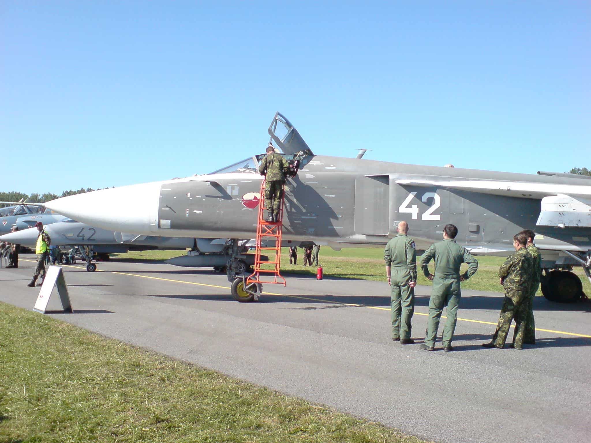 File:Mig-23 Flogger (Belarus) - panoramio.jpg by nikola048