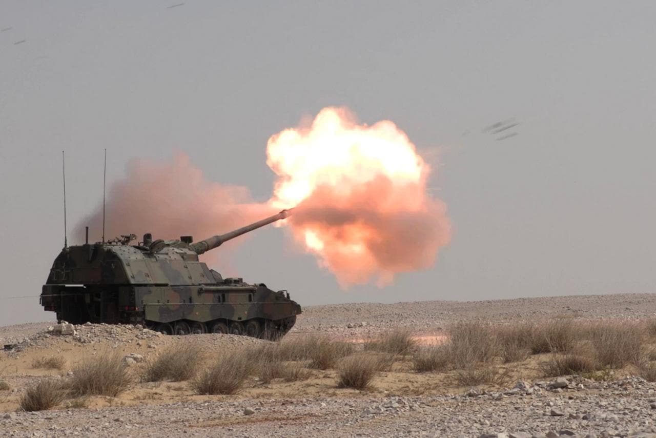 Self-propelled+howitzer+artillery | Italian Army - 8th Field Artillery Regiment &#039;Pasubio&#039; - PzH2000 self-propelled howitzer in Qatar