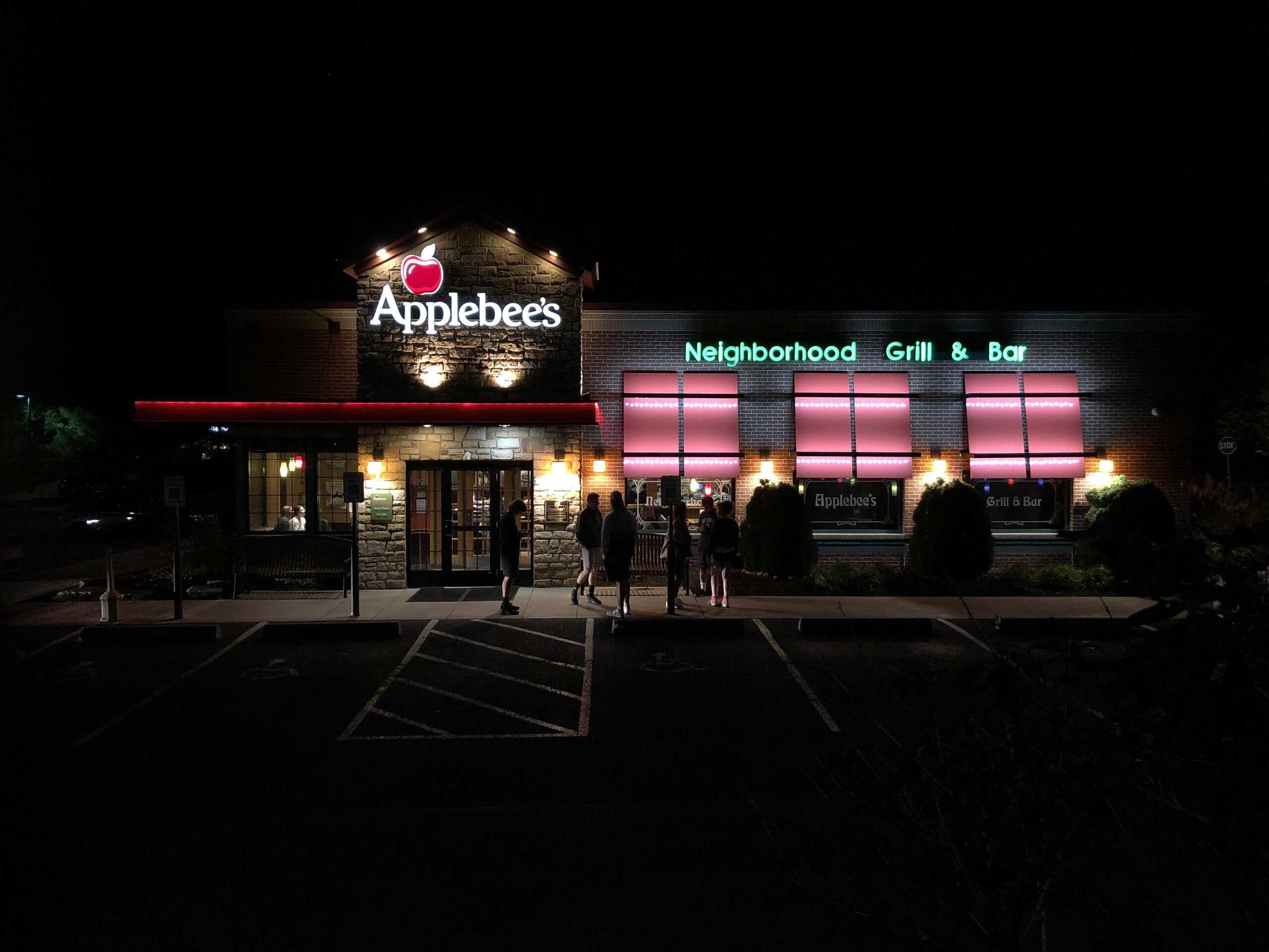 2021-10-27 22 03 43 View of the State College Applebee&#039;s at night along Colonnade Way in Patton Township, Centre County, Pennsylvania by Famartin