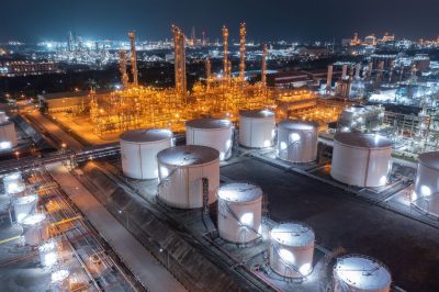 Chevron vs. ConocoPhillips: Only One of These Energy Dividends Is Safe to Hold Forever