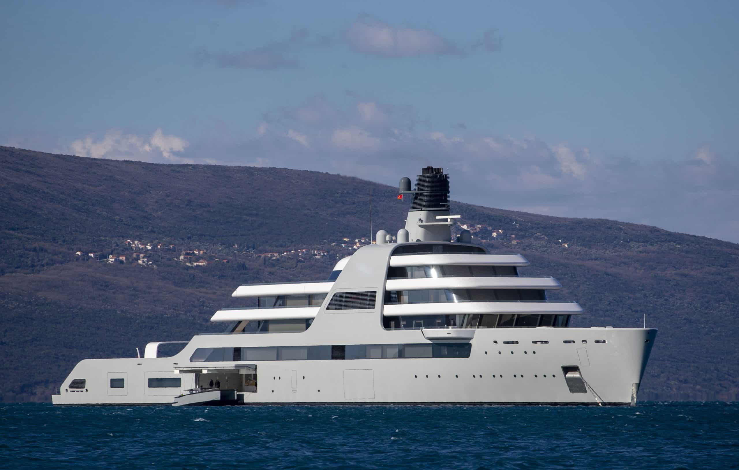 Abramovich&#039;s Yacht &#039;Solaris&#039; Arrives In Montenegro After UK Sanctions