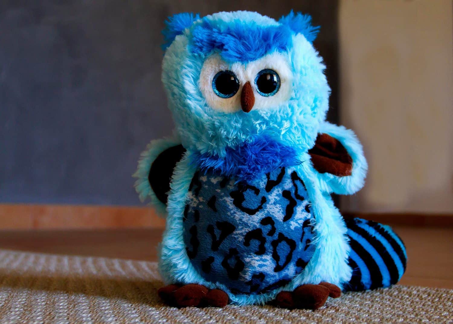 Very nice blue owl-shaped puppet